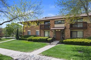 301 Park Hill DRIVE #A, Pewaukee, WI 53072