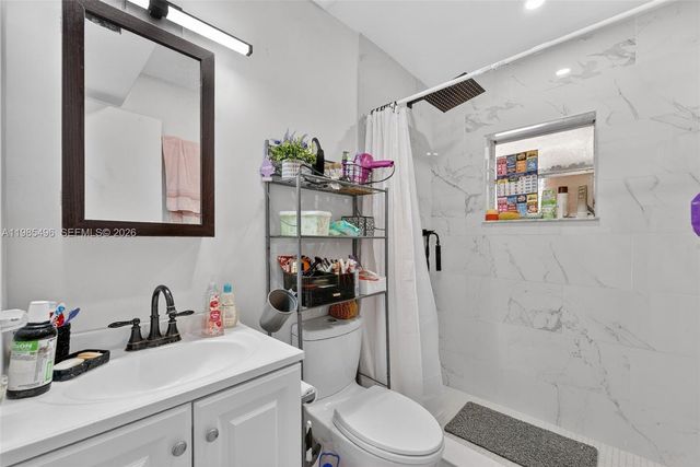 440 E 37th St, Hialeah, FL 33013