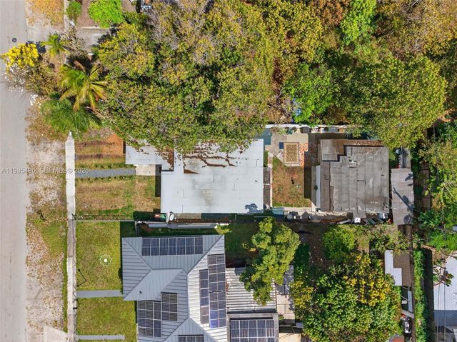 440 E 37th St, Hialeah, FL 33013