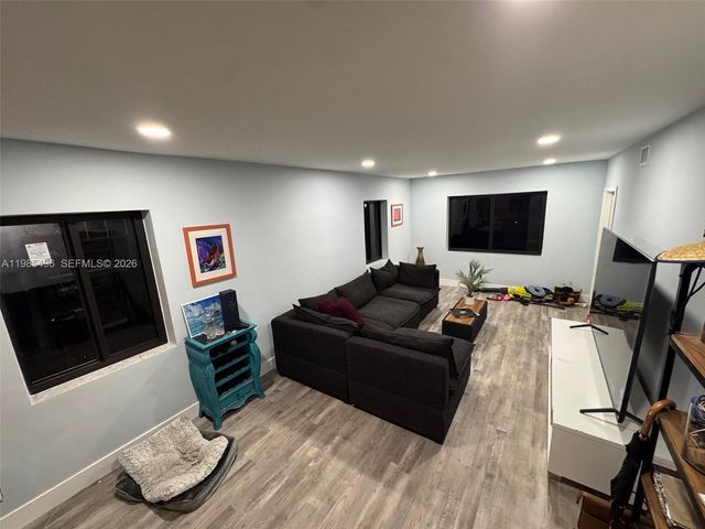 440 E 37th St, Hialeah, FL 33013