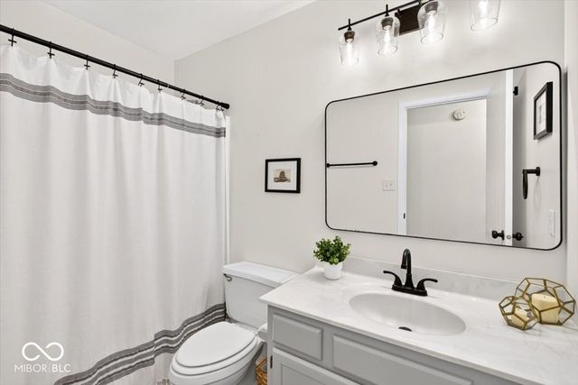 2410 Dell Zell Drive, Indianapolis, IN 46220