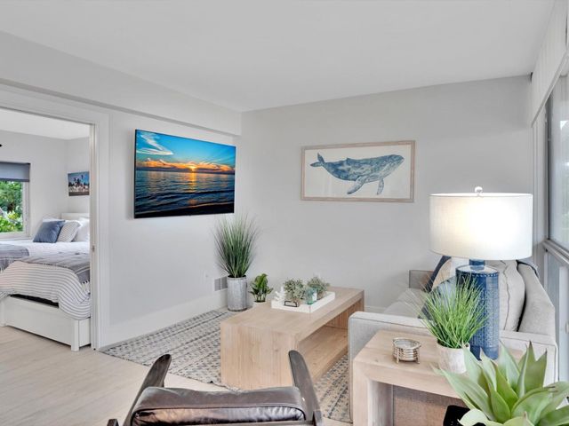 1124 Seminole Drive 4D, Fort Lauderdale, FL 33304