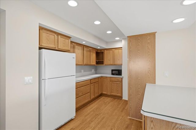 3370 Sandy Creek Drive, Utica, MI 48316