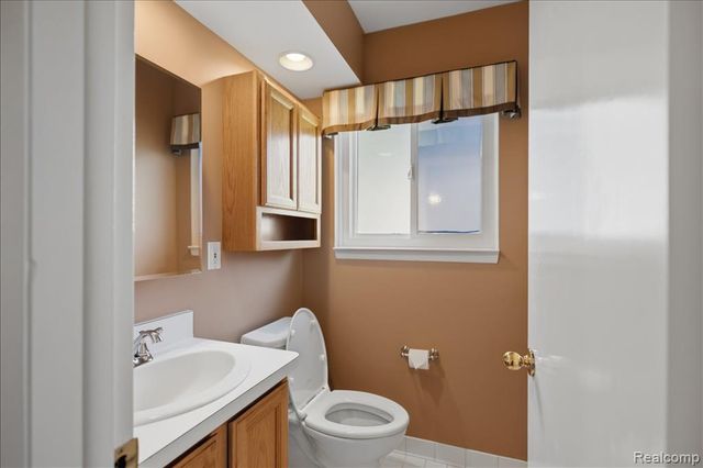 3370 Sandy Creek Drive, Utica, MI 48316