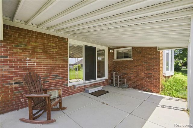 3370 Sandy Creek Drive, Utica, MI 48316