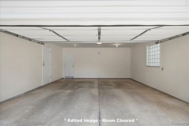 3370 Sandy Creek Drive, Utica, MI 48316