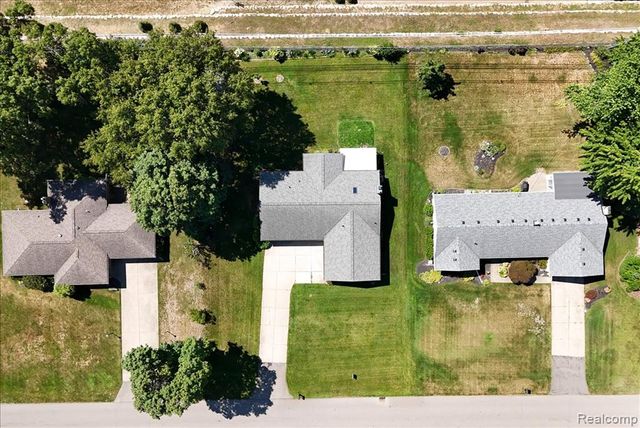 3370 Sandy Creek Drive, Utica, MI 48316