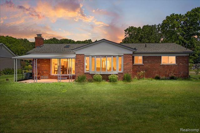 3370 Sandy Creek Drive, Utica, MI 48316