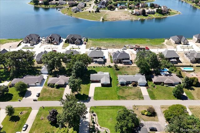 3370 Sandy Creek Drive, Utica, MI 48316
