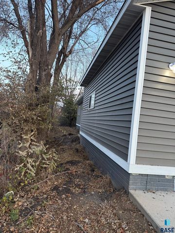 3412 N 10th Ave Avenue, Sioux Falls, SD 57104