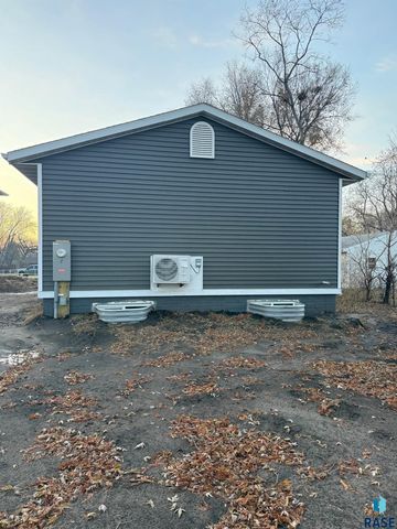 3412 N 10th Ave Avenue, Sioux Falls, SD 57104