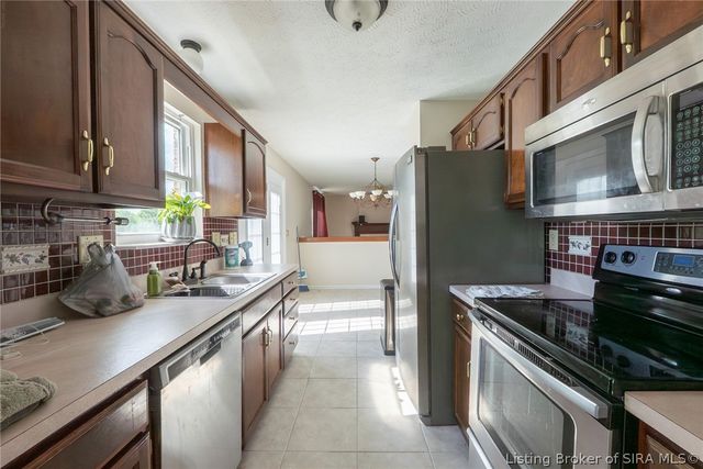 1037 Brookstone Court, Georgetown, IN 47122