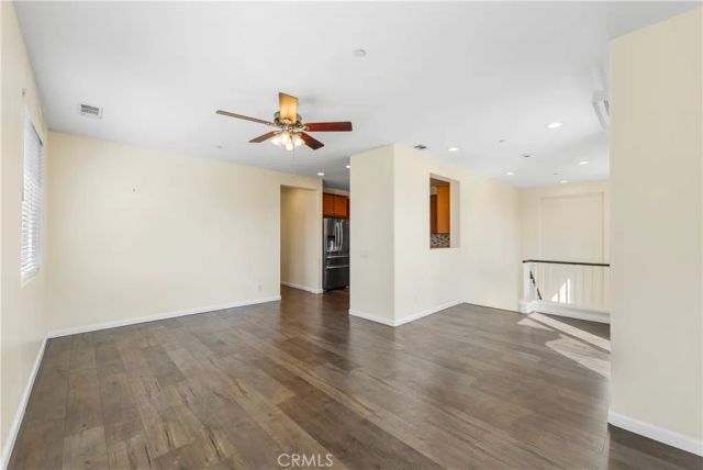 27968 Avalon, Canyon Country, CA 91351