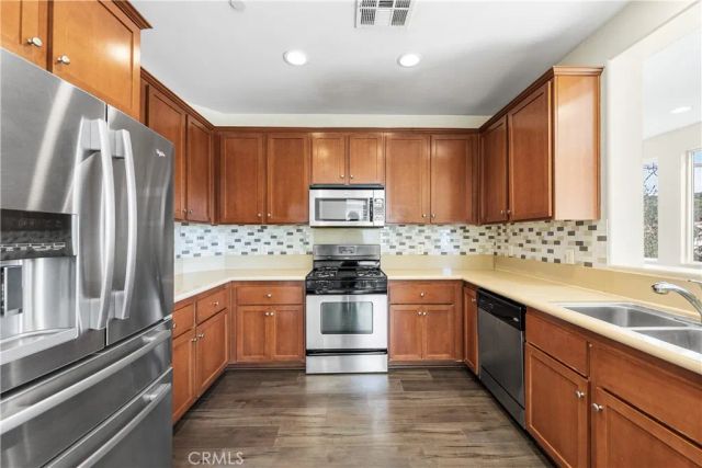 27968 Avalon, Canyon Country, CA 91351