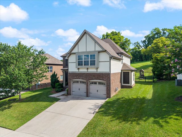 2204 Chantry Place Ln, Thompsons Station, TN 37179