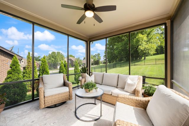 2204 Chantry Place Ln, Thompsons Station, TN 37179