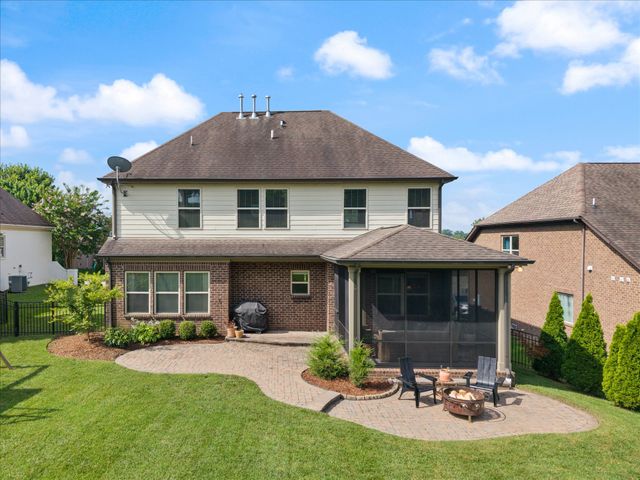 2204 Chantry Place Ln, Thompsons Station, TN 37179