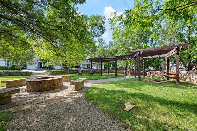 2204 Chantry Place Ln, Thompsons Station, TN 37179