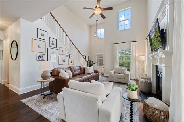 2204 Chantry Place Ln, Thompsons Station, TN 37179