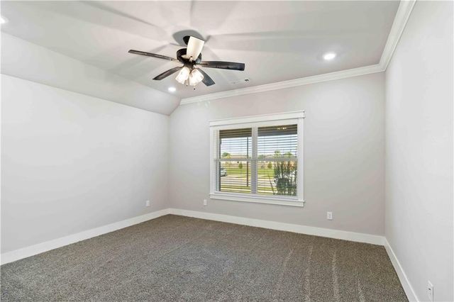 9 E Loveland Loop, Farmington, AR 72730