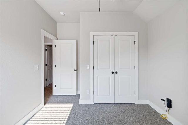 9 E Loveland Loop, Farmington, AR 72730