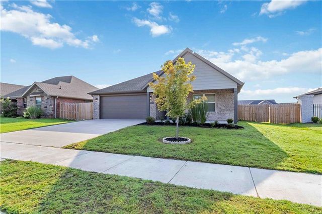 9 E Loveland Loop, Farmington, AR 72730
