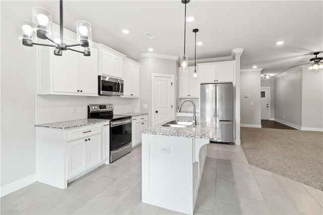 9 E Loveland Loop, Farmington, AR 72730