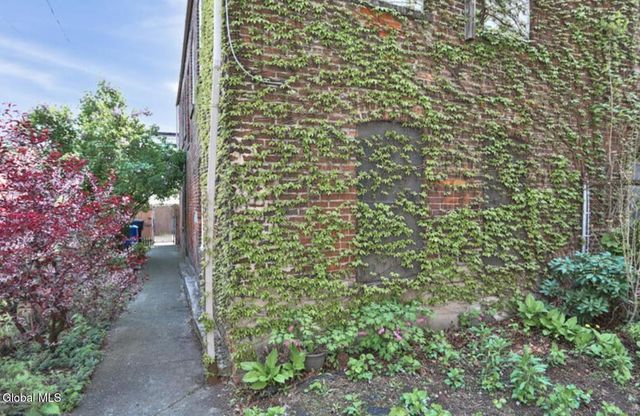 306 3rd Street, Troy, NY 12180