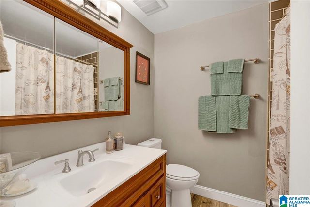 2048 WHITE POST ROAD, Hueytown, AL 35023