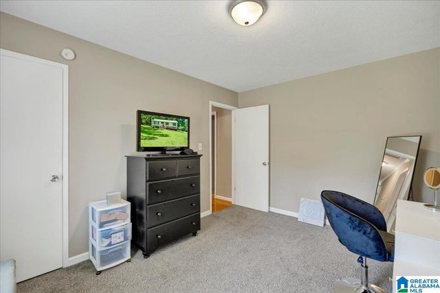 2048 WHITE POST ROAD, Hueytown, AL 35023