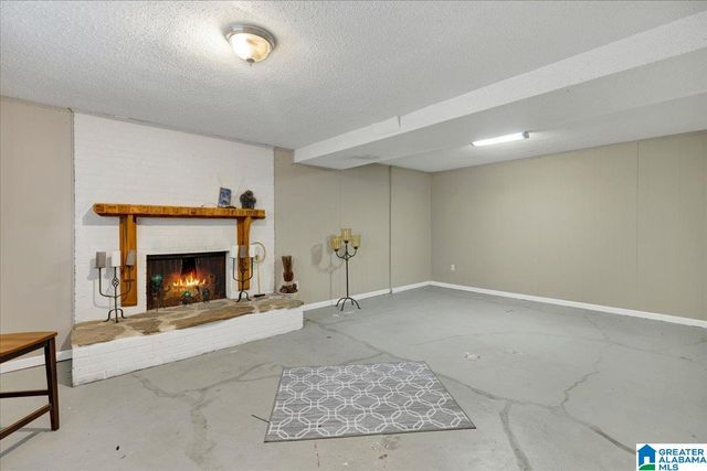 2048 WHITE POST ROAD, Hueytown, AL 35023