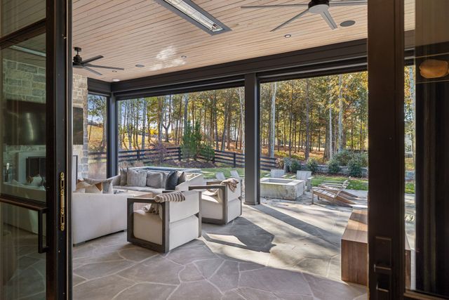 7709 Strait Trl, College Grove, TN 37046