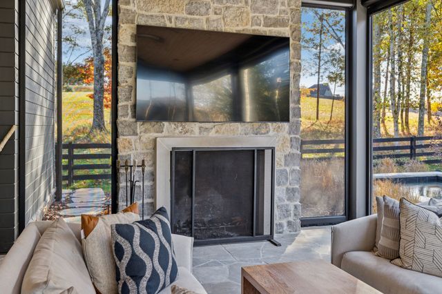 7709 Strait Trl, College Grove, TN 37046