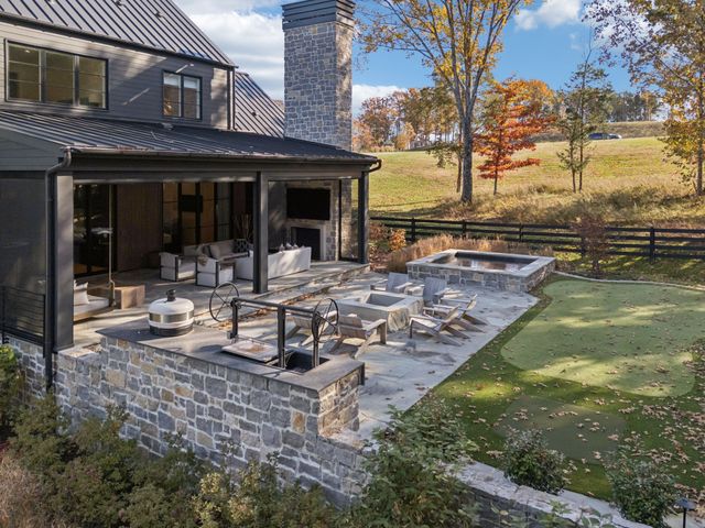 7709 Strait Trl, College Grove, TN 37046