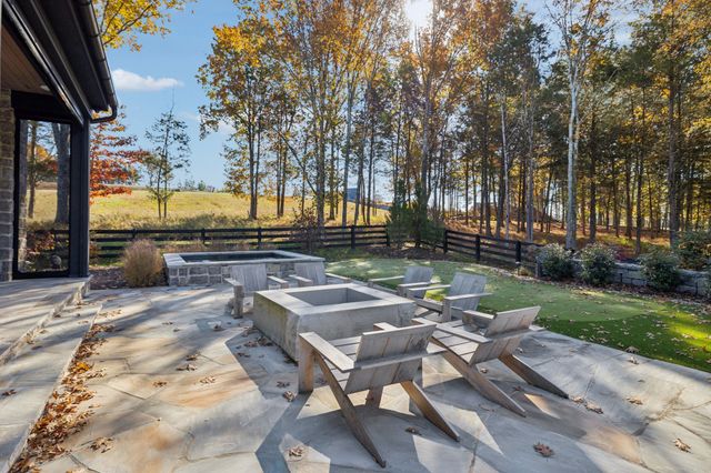 7709 Strait Trl, College Grove, TN 37046