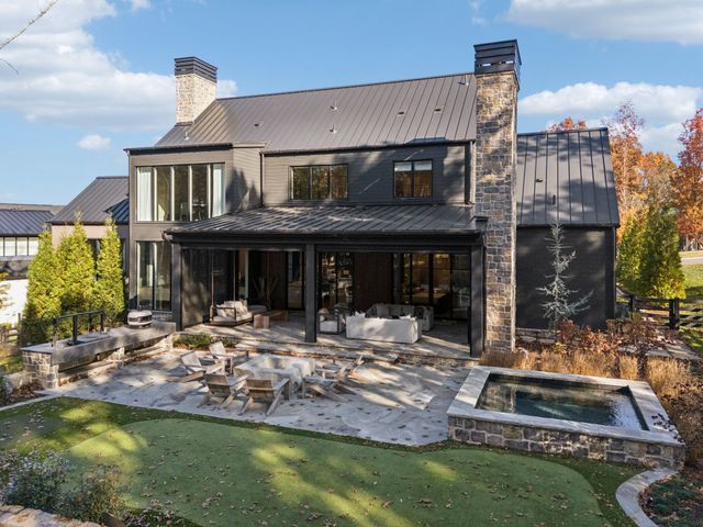 7709 Strait Trl, College Grove, TN 37046