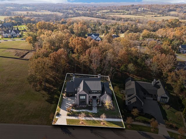 7709 Strait Trl, College Grove, TN 37046