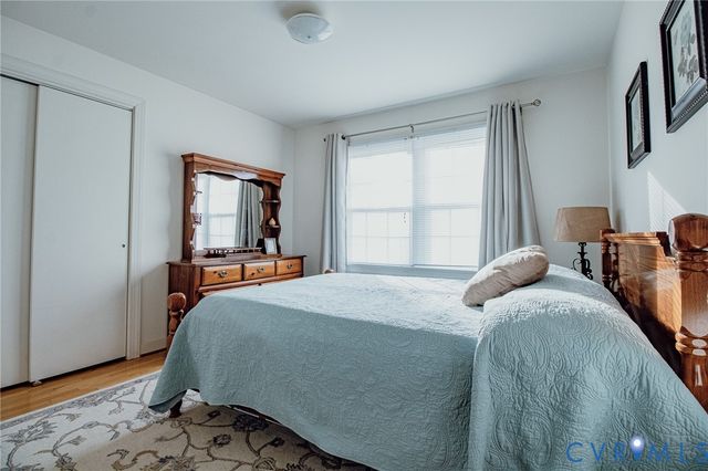 209 Robbinwood Ln, Sandston, VA 23150