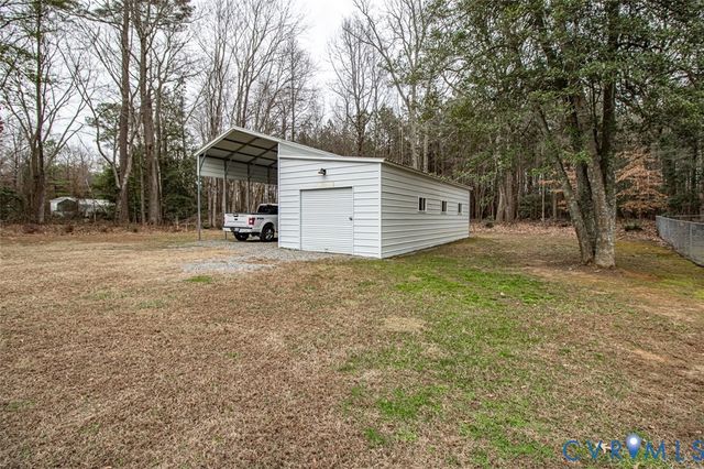 209 Robbinwood Ln, Sandston, VA 23150