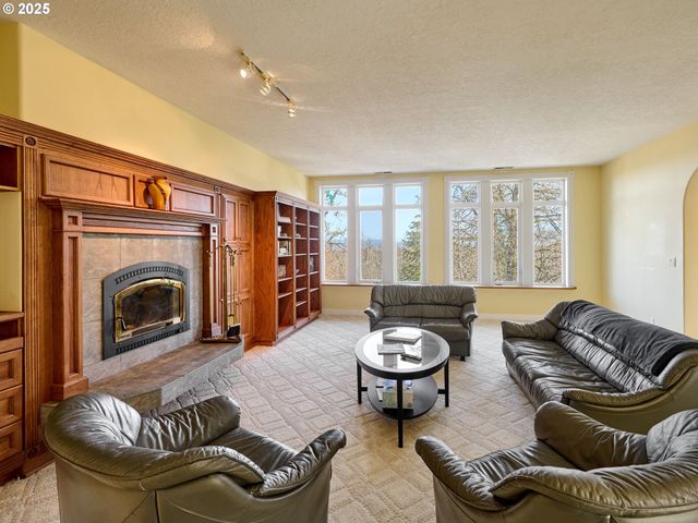 17489 HWY 22 HWY DALLAS OR, Dallas, OR 97338