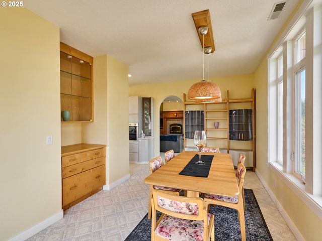 17489 HWY 22 HWY DALLAS OR, Dallas, OR 97338