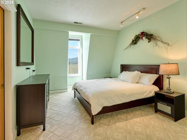 17489 HWY 22 HWY DALLAS OR, Dallas, OR 97338