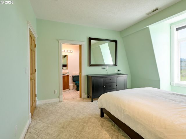 17489 HWY 22 HWY DALLAS OR, Dallas, OR 97338