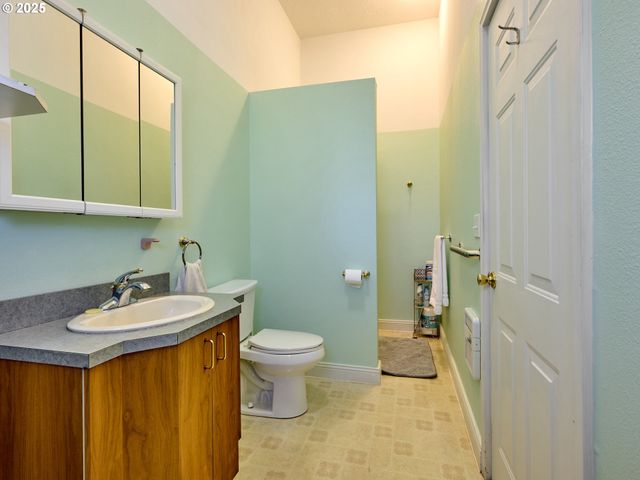 17489 HWY 22 HWY DALLAS OR, Dallas, OR 97338