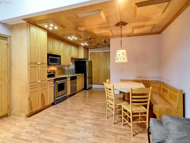 17489 HWY 22 HWY DALLAS OR, Dallas, OR 97338