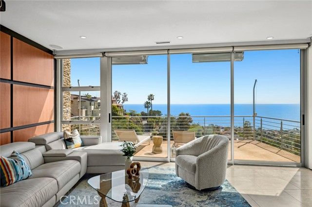 856 Diamond, Laguna Beach, CA 92651