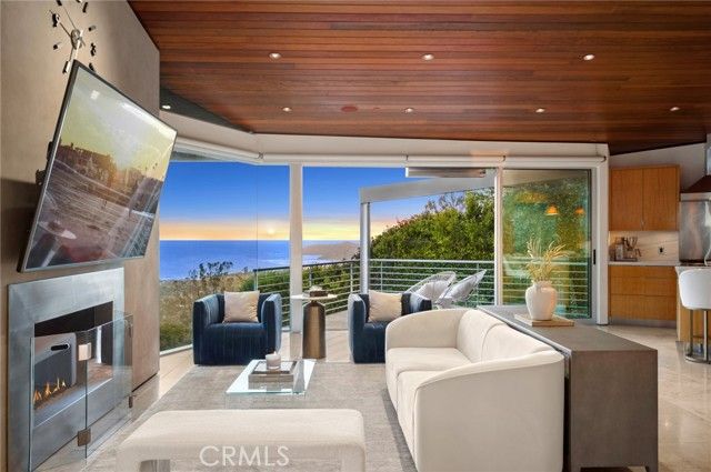 856 Diamond, Laguna Beach, CA 92651