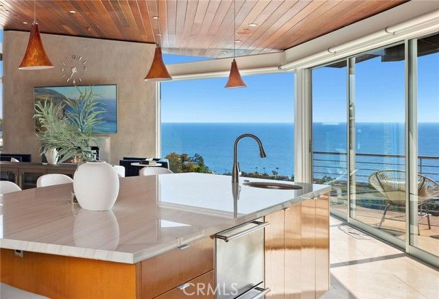 856 Diamond, Laguna Beach, CA 92651