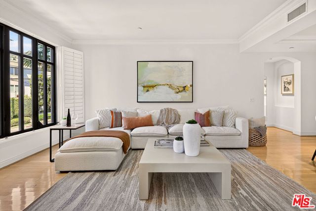 11847 Gorham Avenue 112, Los Angeles, CA 90049