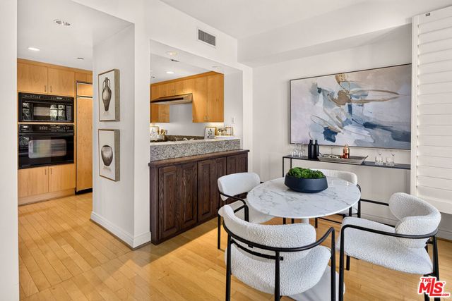 11847 Gorham Avenue 112, Los Angeles, CA 90049